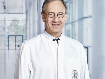 Professor Dr. Christian Wirtz, Ärztlicher Dierktor der Klinik für Neurochirurgie am Uniklinikum Ulm Foto: Uniklinik Ulm  