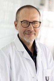 Profilbild von Dr. med. Hannes Hofbauer, MBA