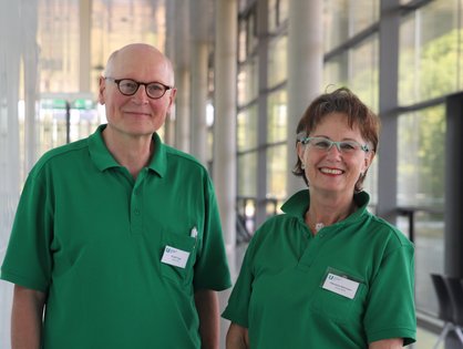 Hannelore Weinmann und Rudolf Vogel von den Grünen Damen und Herren