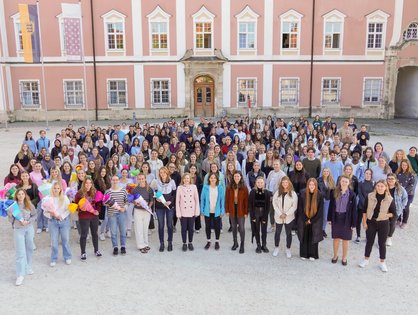 273 Auszubildende und Studierende wurden am 2. Oktober in der Akademie für Gesundheitsberufe am Kloster Wiblingen begrüßt.