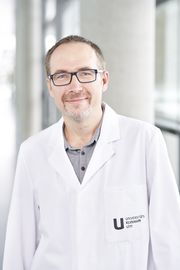 Profilbild von Dr. med. Hannes Hofbauer